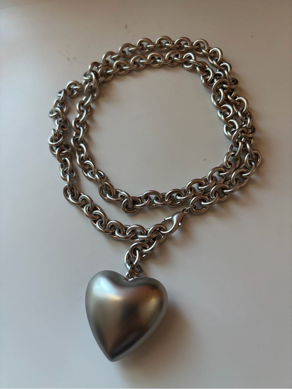 NWOT Roxanne Assoulin Silver Heart Chain Necklace